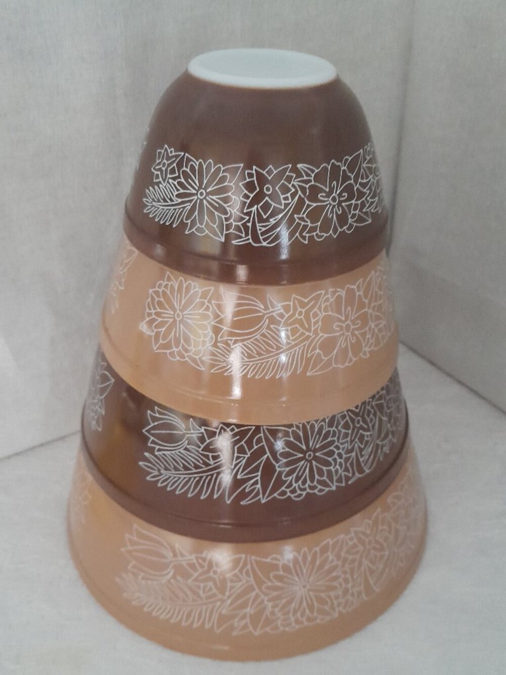 VTG Pyrex "Woodland " Mixing Bowls
